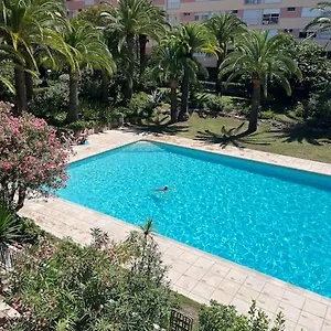 https://petit-deux-pices-avec-piscine.fr-provencehotel.com