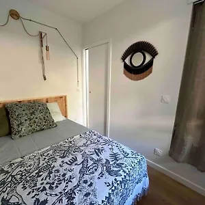 https://le-repaire-de-la-vierge-bohme-vue-mer.fr-provencehotel.com